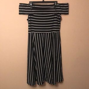 Black and white off shoulders dress